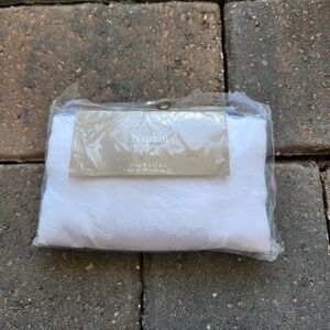 HomeTrends Jadour Arctic White Damask Floral Napkins 4 Pack 17x17in Cotton Blend